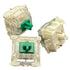 Drie Gateron KS-9 Green switches vanuit verschillende hoeken gefotografeerd.